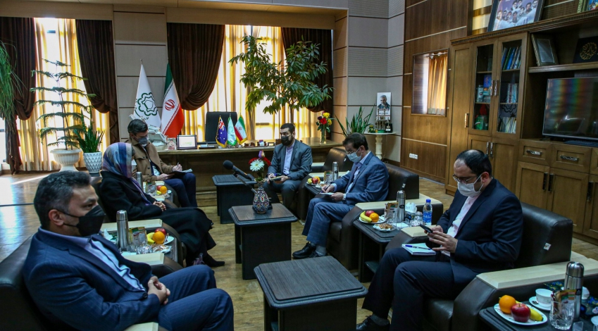 دیدار سفیر استرالیا در ایران با شهردار قم