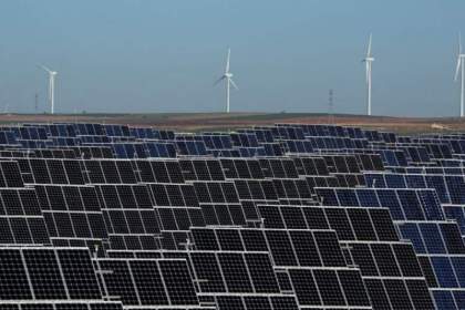 بخش خصوصی قم در انرژی‌های تجدیدپذیر سرمایه‌گذاری می‌کند