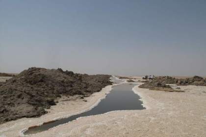 دستکاری غیراصولی در دریاچه نمک قم به گسترش گرد و غبار می افزاید