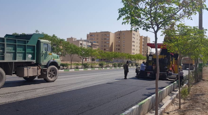 خدمتی برای تردد روان در شهر کریمه اهل‌بیت(س)/ نهضت آسفالت در قم ادامه دارد