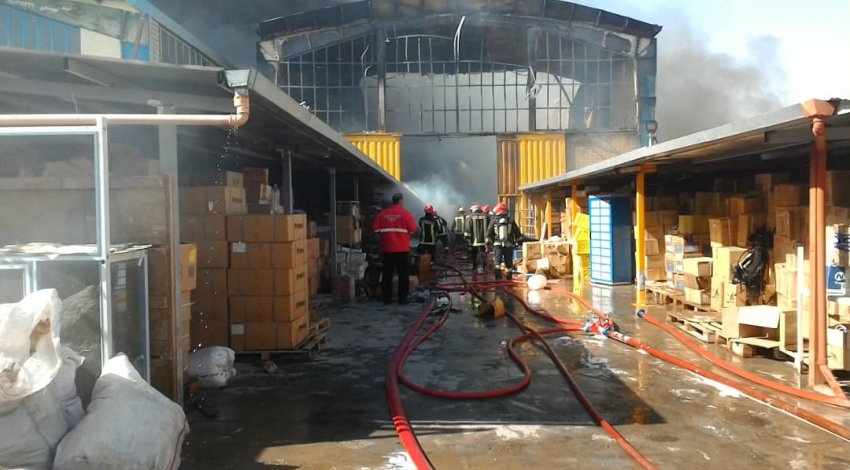 آتش‌سوزی مهیب کارگاه لوازم‌التحریر در قم