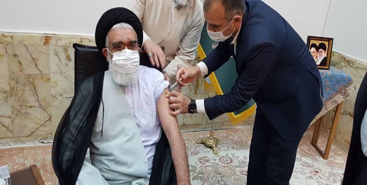 امام جمعه قم واکسن ایرانی زد