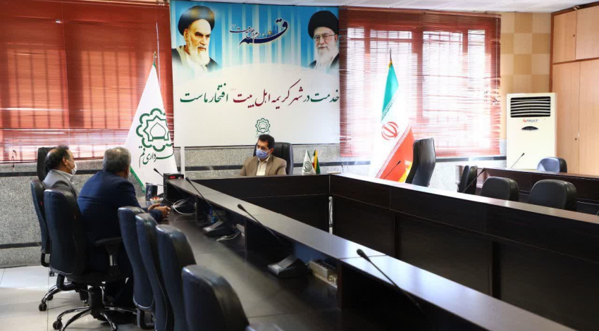 بازدید مدیرکل سرمایه انسانی شهرداری قم از منطقه ۴ /پیگیری مشکلات نیروهای انسانی منطقه