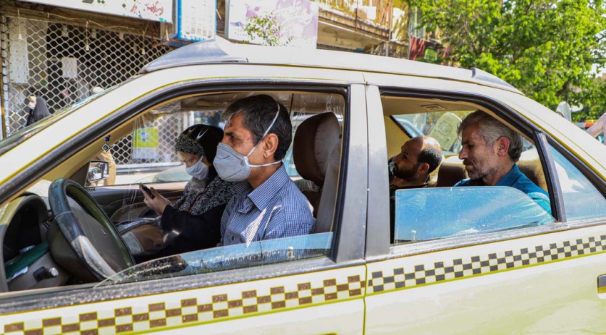 استقبال مردم قم از پرداخت الکترونیکی کرایه تاکسی/تلاش برای تجهیز تمامی تاکسی‌ها به دستگاه کارت‌خوان