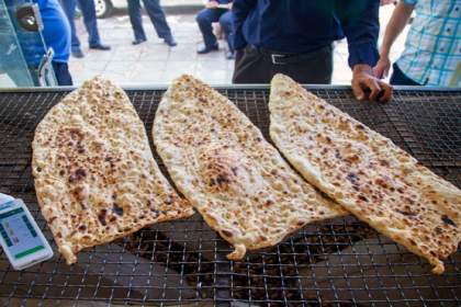 آرد و نان مورد نیاز مردم قم در تعطیلات نوروزی و ماه مبارک رمضان تامین است