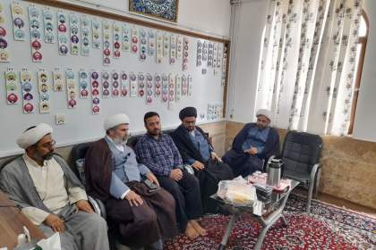 دیدار مسئول مرکز امور طلاب با خادمی که جان طلبه مشهدی را نجات داد