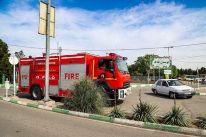 استقرار خودروهای آتش‌نشانی قم در مسیر پیاده‌روی جاماندگان اربعین حسینی