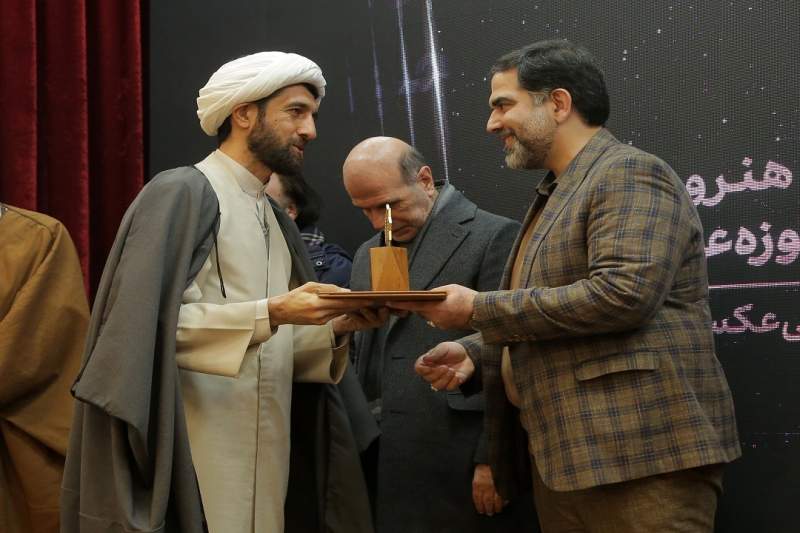 نفرات برگزیده پنجمین جشنواره ملی عکس اشراق معرفی شدند