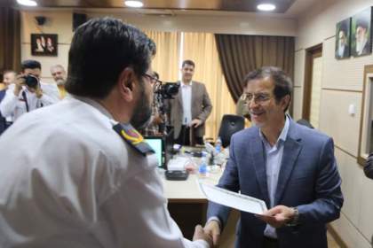 اعطای درجات سازمانی به آتش نشانان قمی  