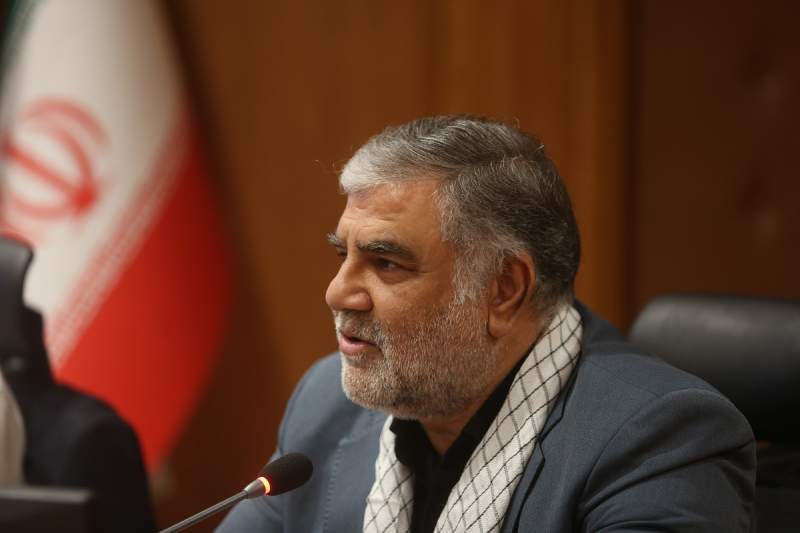 توزیع بسته‌های فرهنگی و اقلام سیاه‌پوشانی میان مساجد سطح شهر