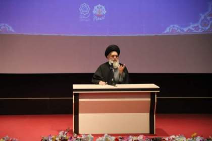 شعر آیینی، راهی هنری برای اشاعه سیره پیامبر اسلام است