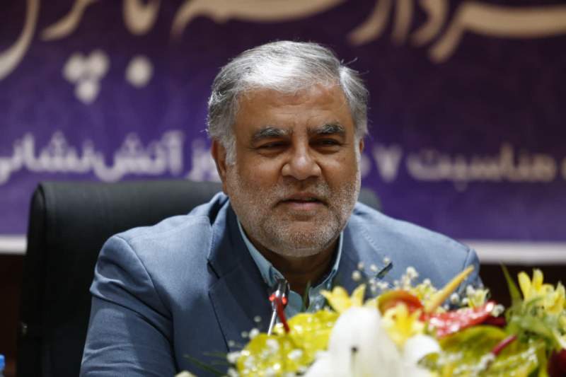 شهردار قم: مطالبات آتش‌نشانان قمی به طور ویژه پیگیری می‌شود
