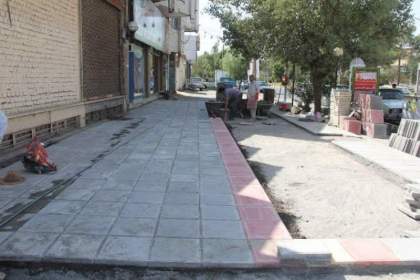 پیشرفت ۷۰ درصدی پروژه پیاده‌روسازی بلوار شهید محلاتی با اعتباری بالغ بر ۲۰ میلیارد ریال