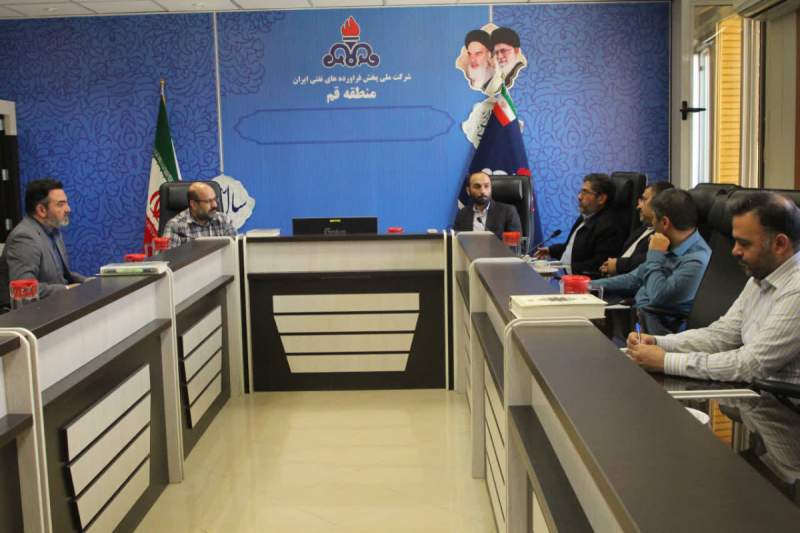 بررسی راه‌های توسعه جایگاه‌های چندمنظوره سوخت در قم