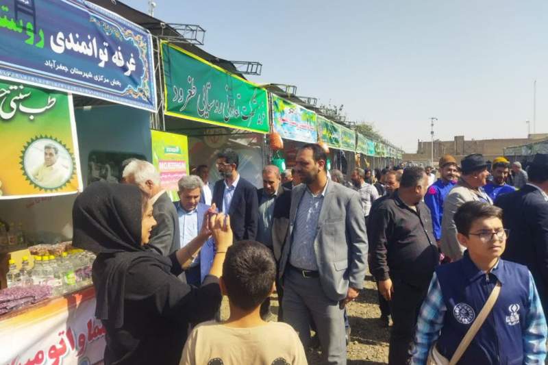 نمایشگاه «از مزرعه تا سفره» در شهرستان جعفرآباد قم برپا شد