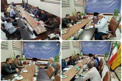 دیدار صمیمی معاون حمل‌ونقل شهرداری قم و مدیرعامل سازمان تاکسیرانی با رانندگان