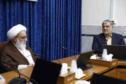 دیدار شهردار کلانشهر قم با آیت‌الله شب زنده‌دار/دکتر عظیمی: «اول مردم» سرلوحه کار مدیریت شهری قرار گرفته است